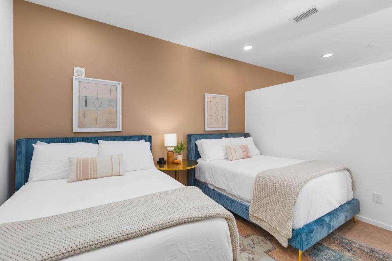 Penthouse On River With Garage And Patio, Walk Downtown