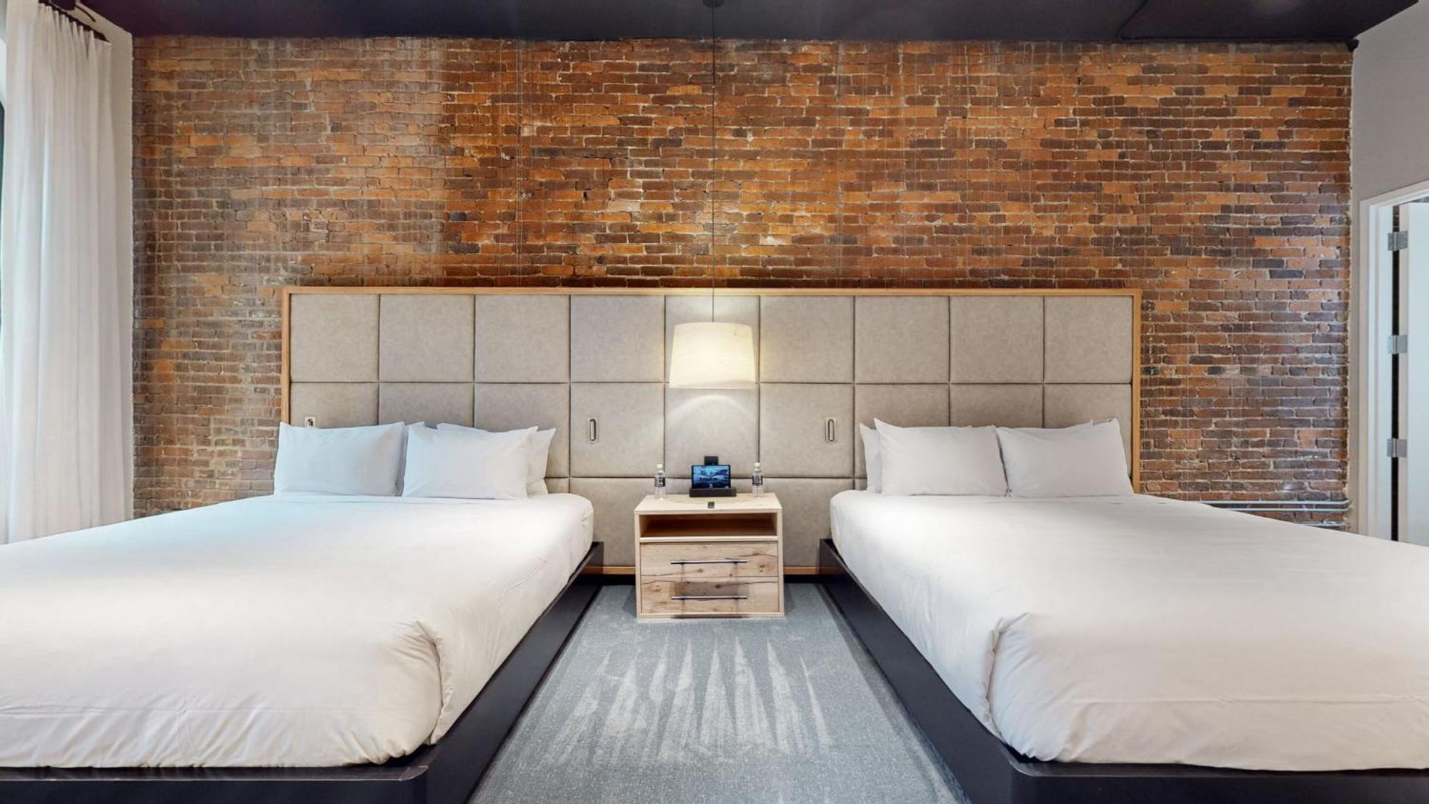 Hotel 154