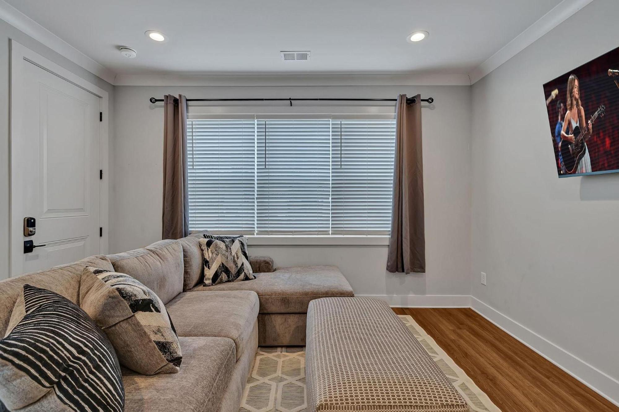 Holiday home Melrose Mezzo - 5 Mins To Broadway - Rooftop *