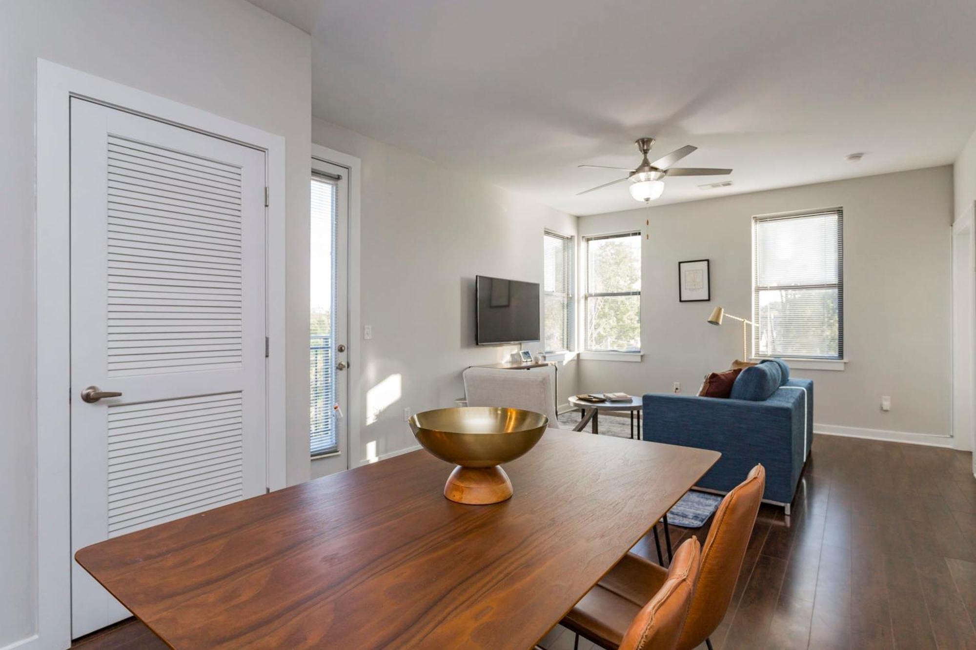 Cozysuites Music Row Stylish 2br-free Parking 14 Apartment *