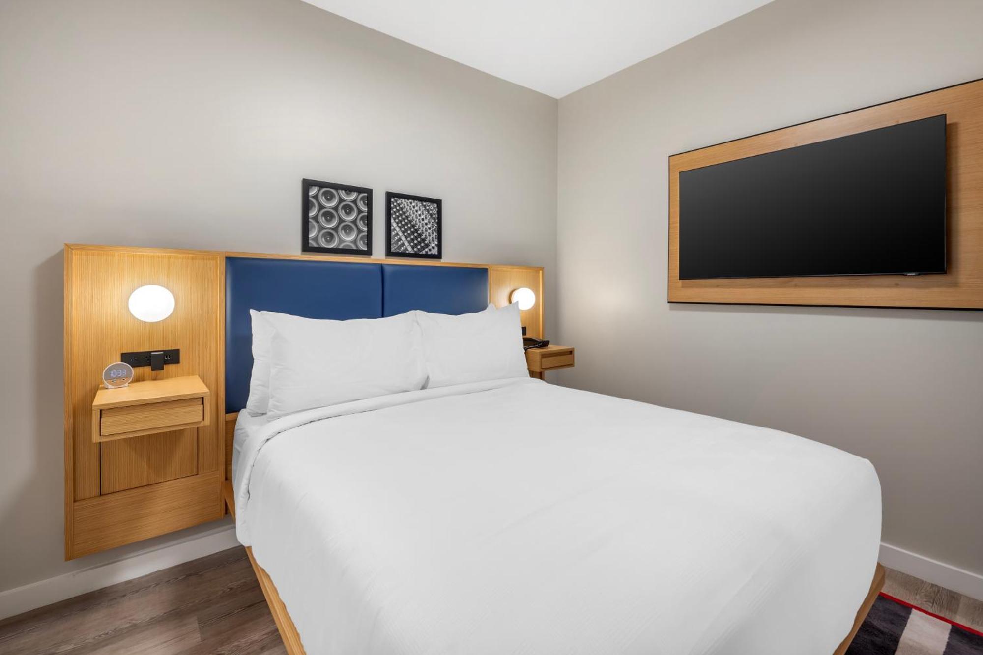 Motif Nashville's On Music Row 4*