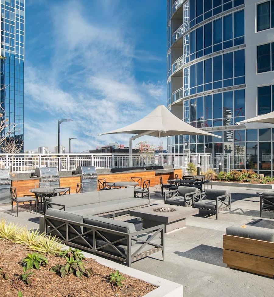 Hotel Placemakr Premier Sobro