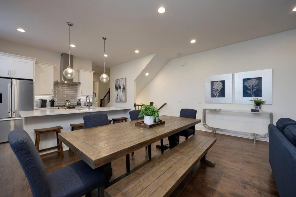 New And Luxurious By Downtown With Rooftop Deck! Holiday home *