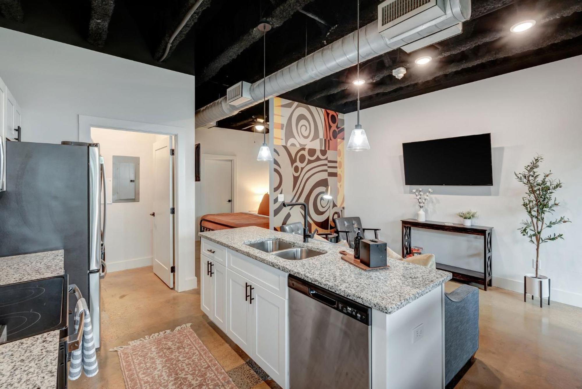 New With 2 Beds 7 Mins To Dt Apartment *