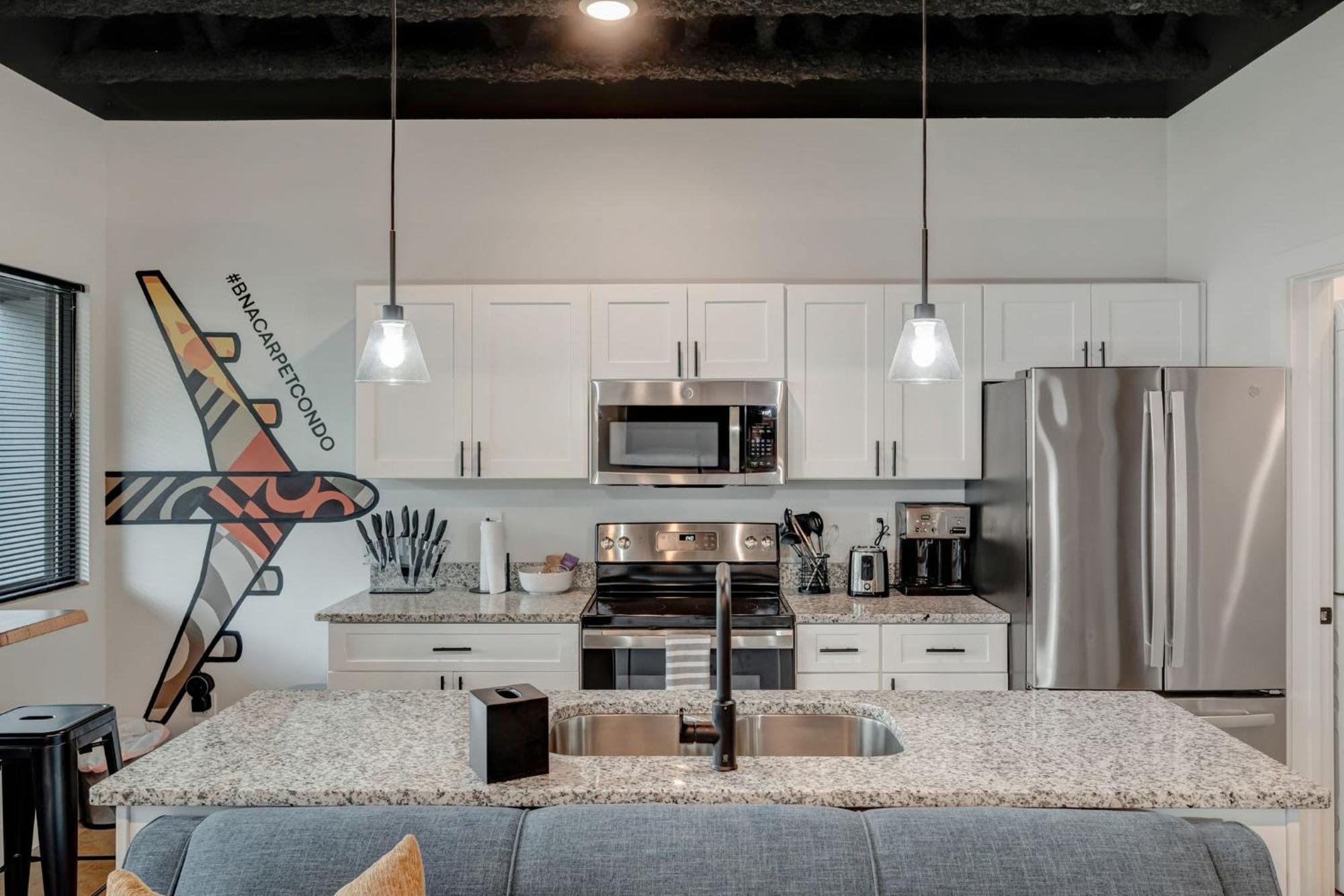 New With 2 Beds 7 Mins To Dt Apartment