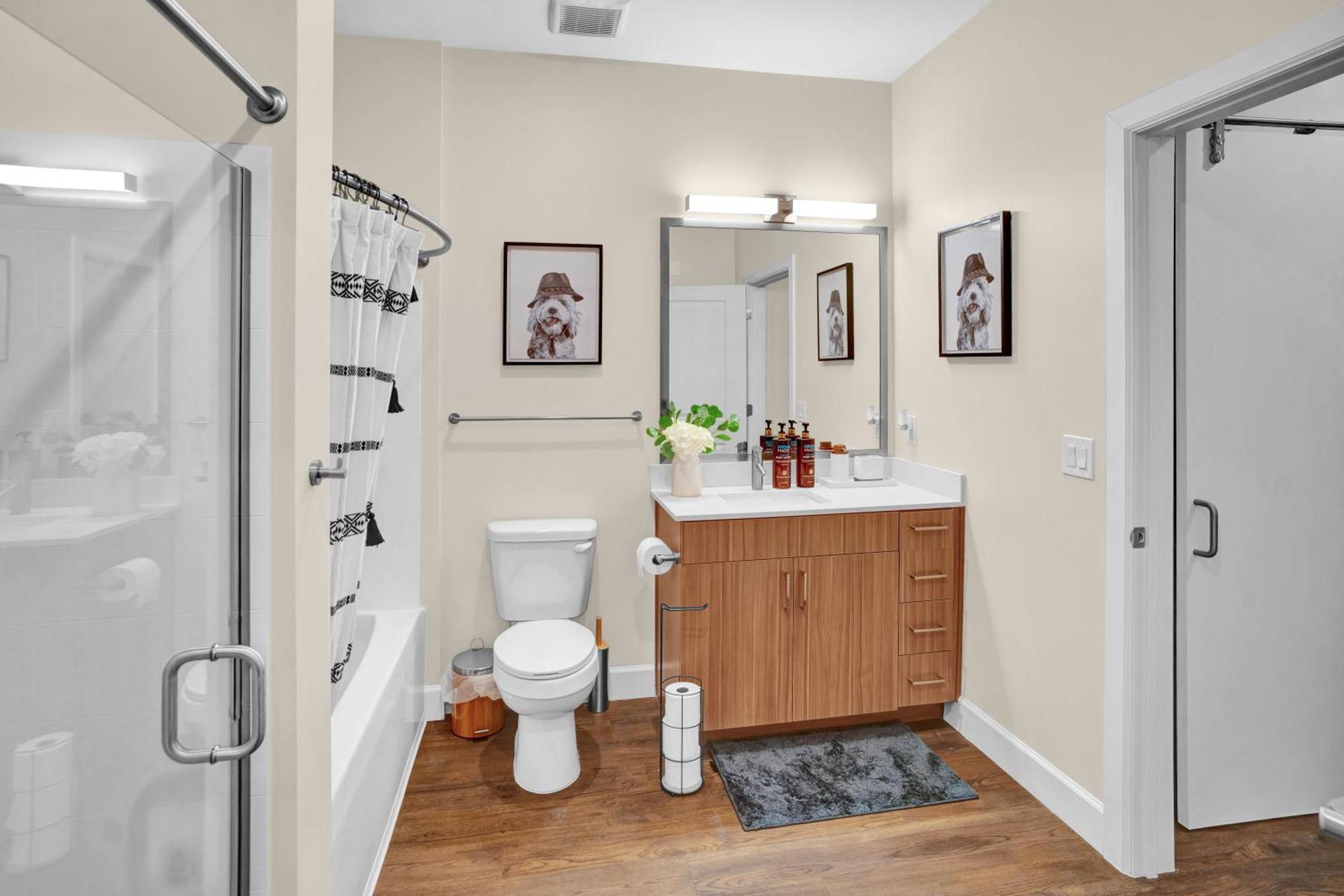 Spacious With Great Amenities Free Garage Parking Apartment Nashville