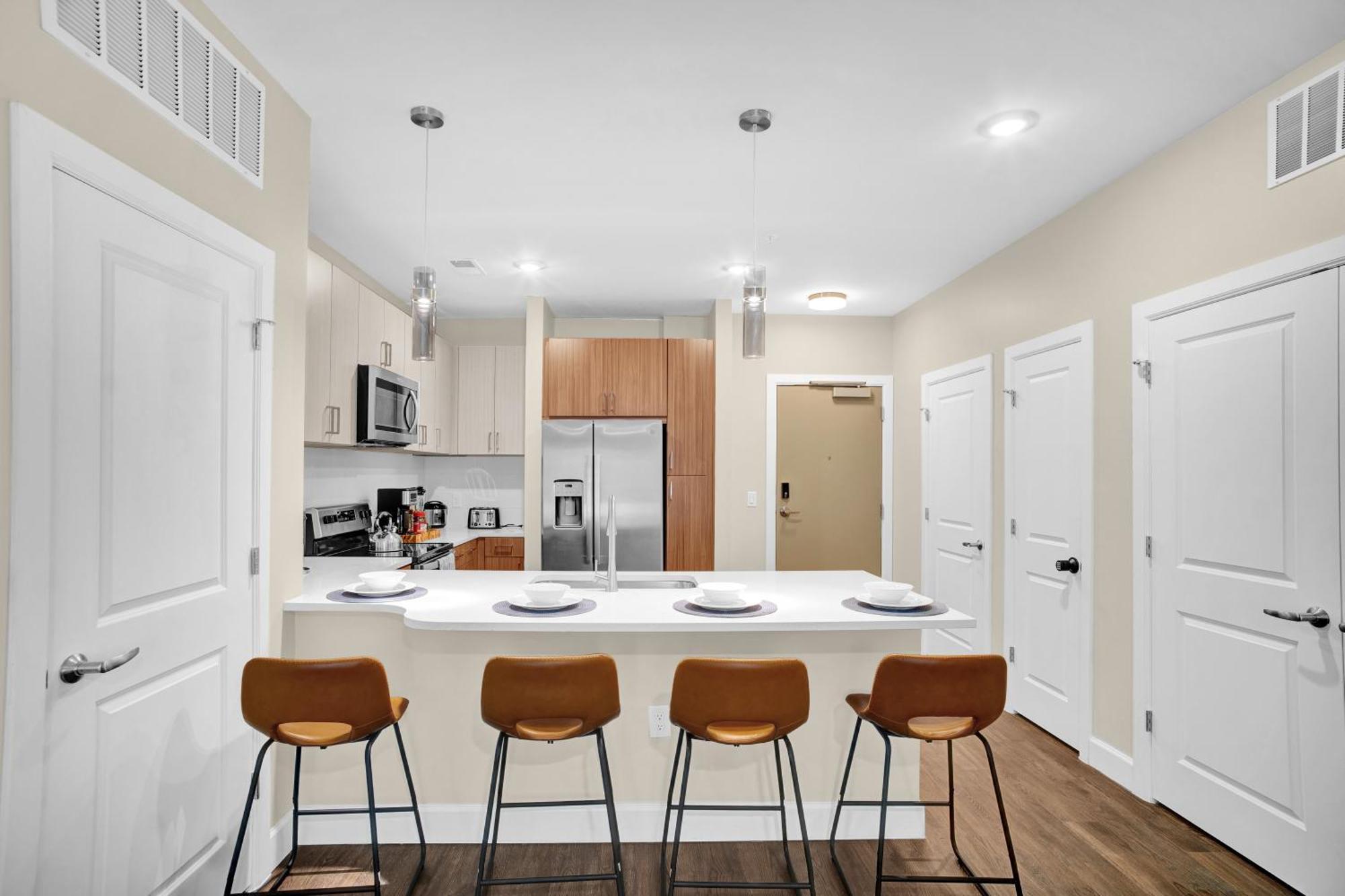 Chateau De Capri W Pool Gym Free Parking Apartment