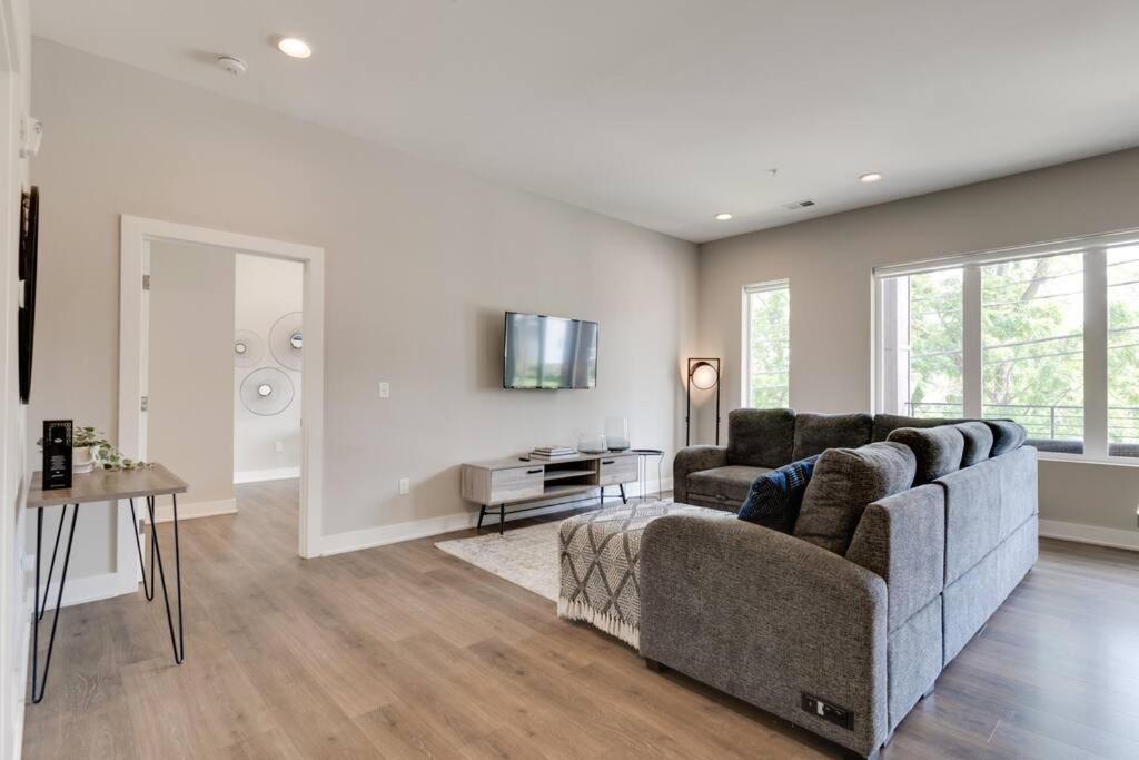 Spacious 2bd-close To Everything Apartment *