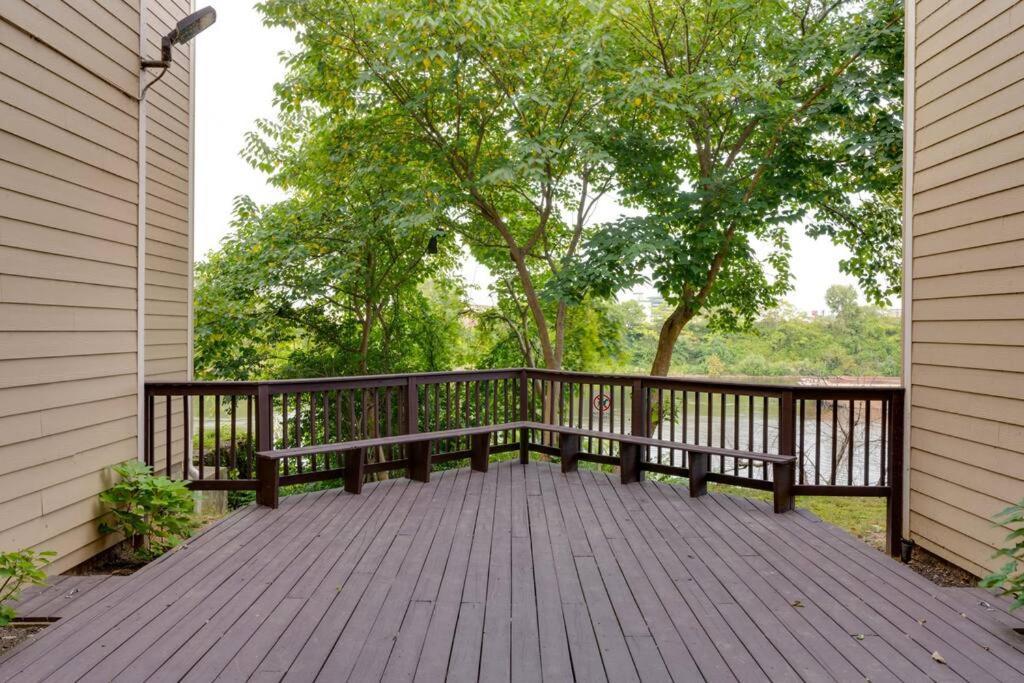 Amazing Pool, Steps 2 Broadway Right On The Riverfront!