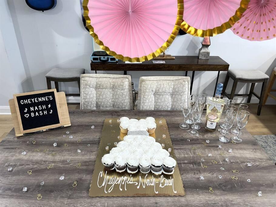 With En-suite Bath, Tv & Blackout Shades *