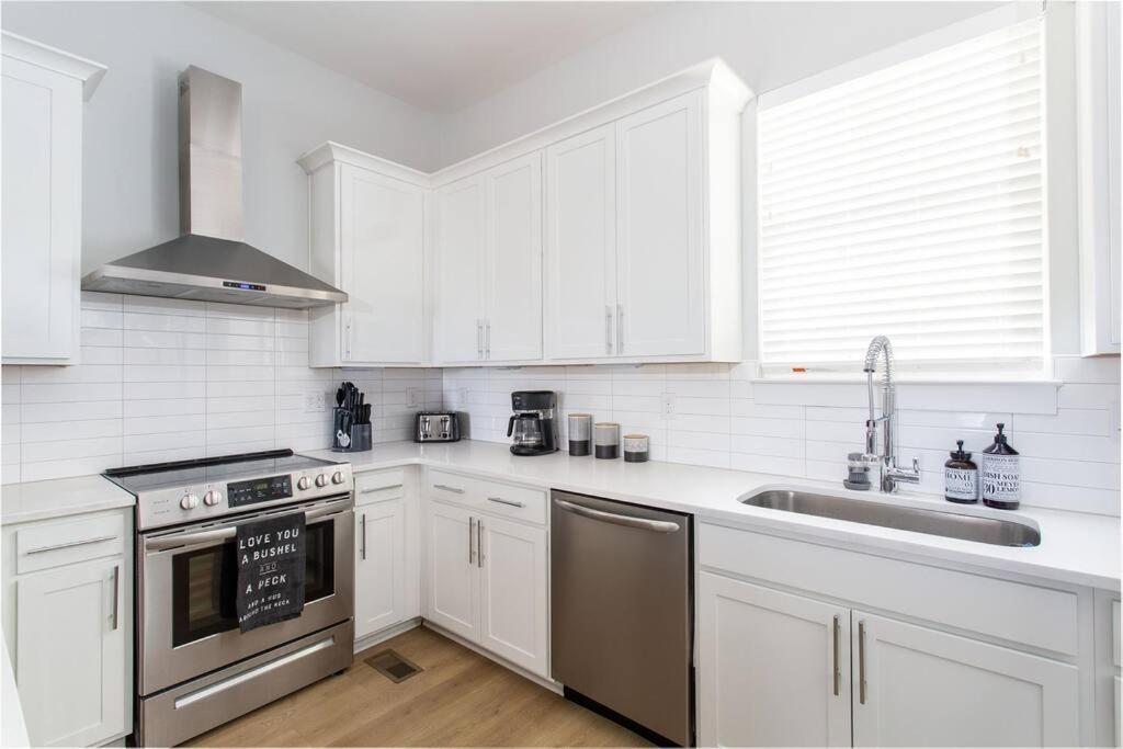 Holiday home With En-suite Bath, Tv & Blackout Shades *