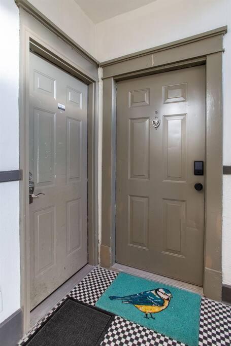 Belmont 2mi Broadway *