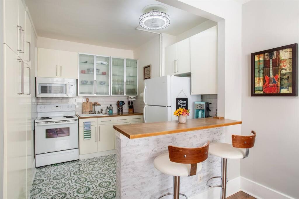 Apartment Belmont 2mi Broadway