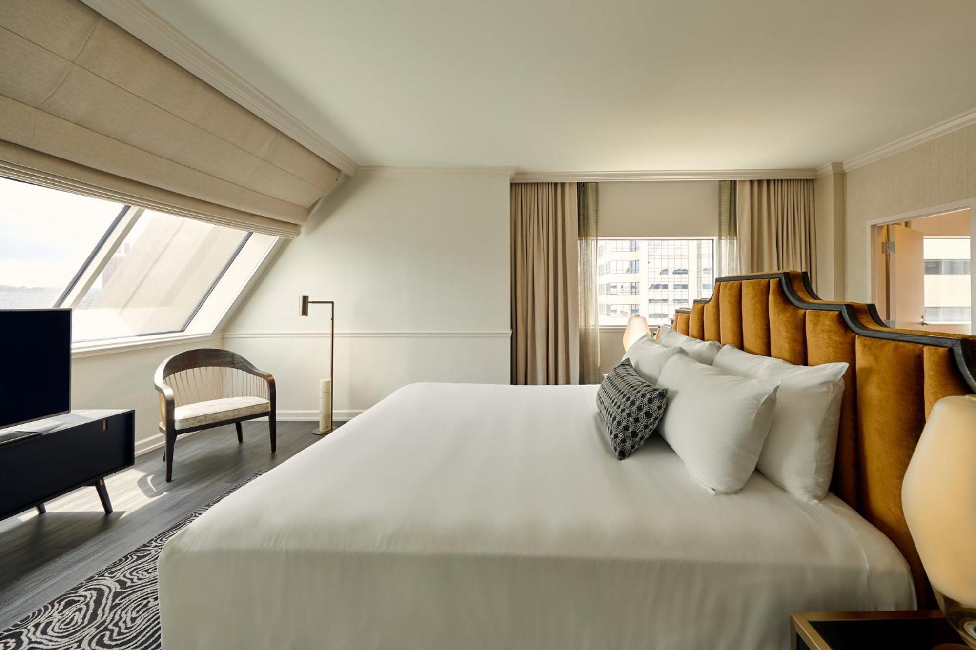 Loews At Vanderbilt Plaza 4*