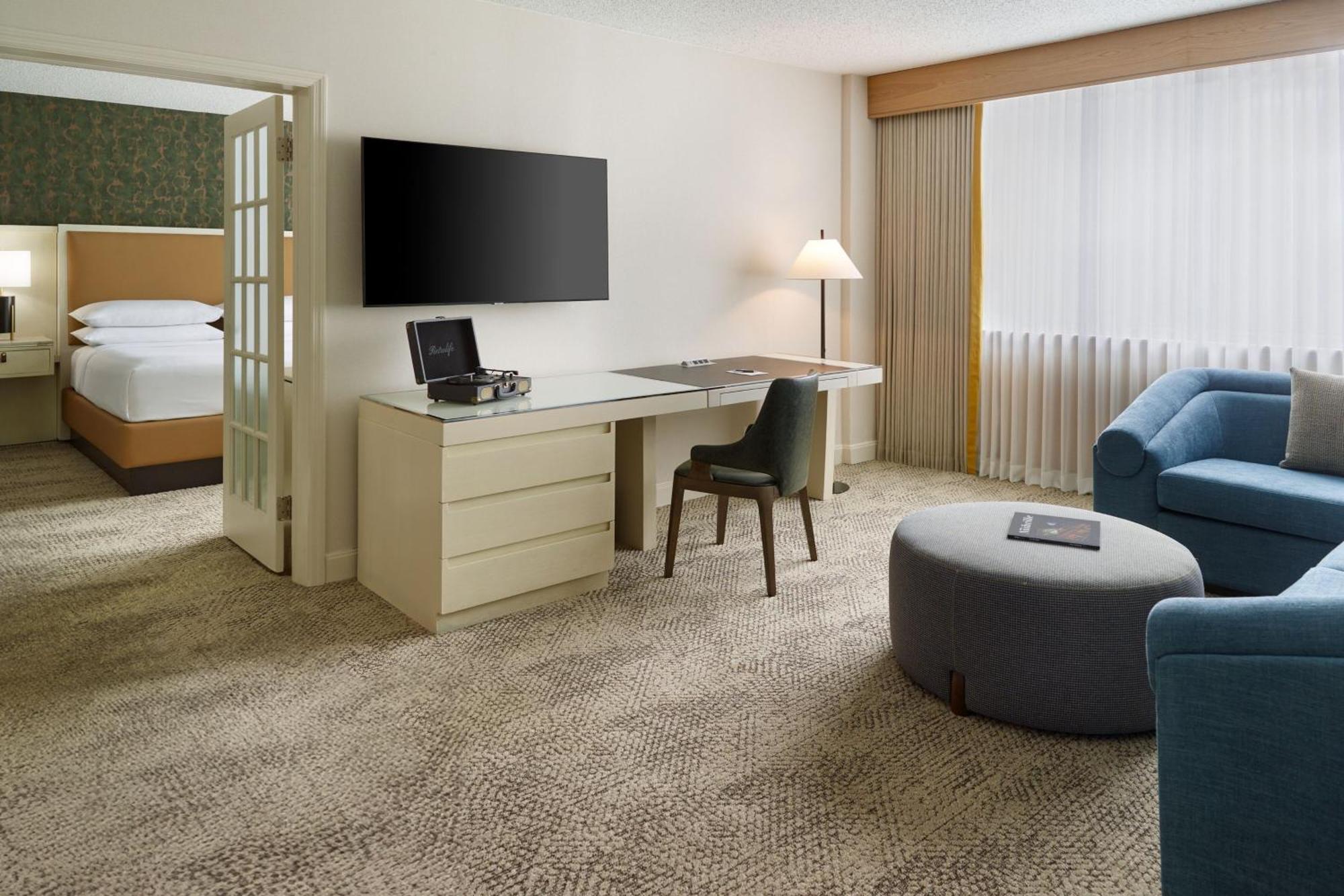 Sheraton Grand Downtown Hotel 4*