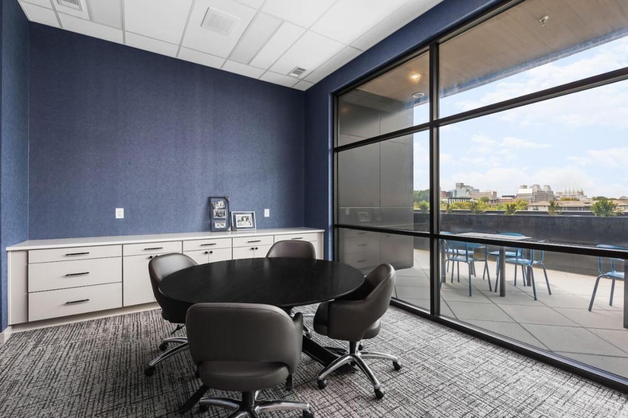 Apartment Upscale Music Row Corner Unit With Patio Rooftop With View And Gym