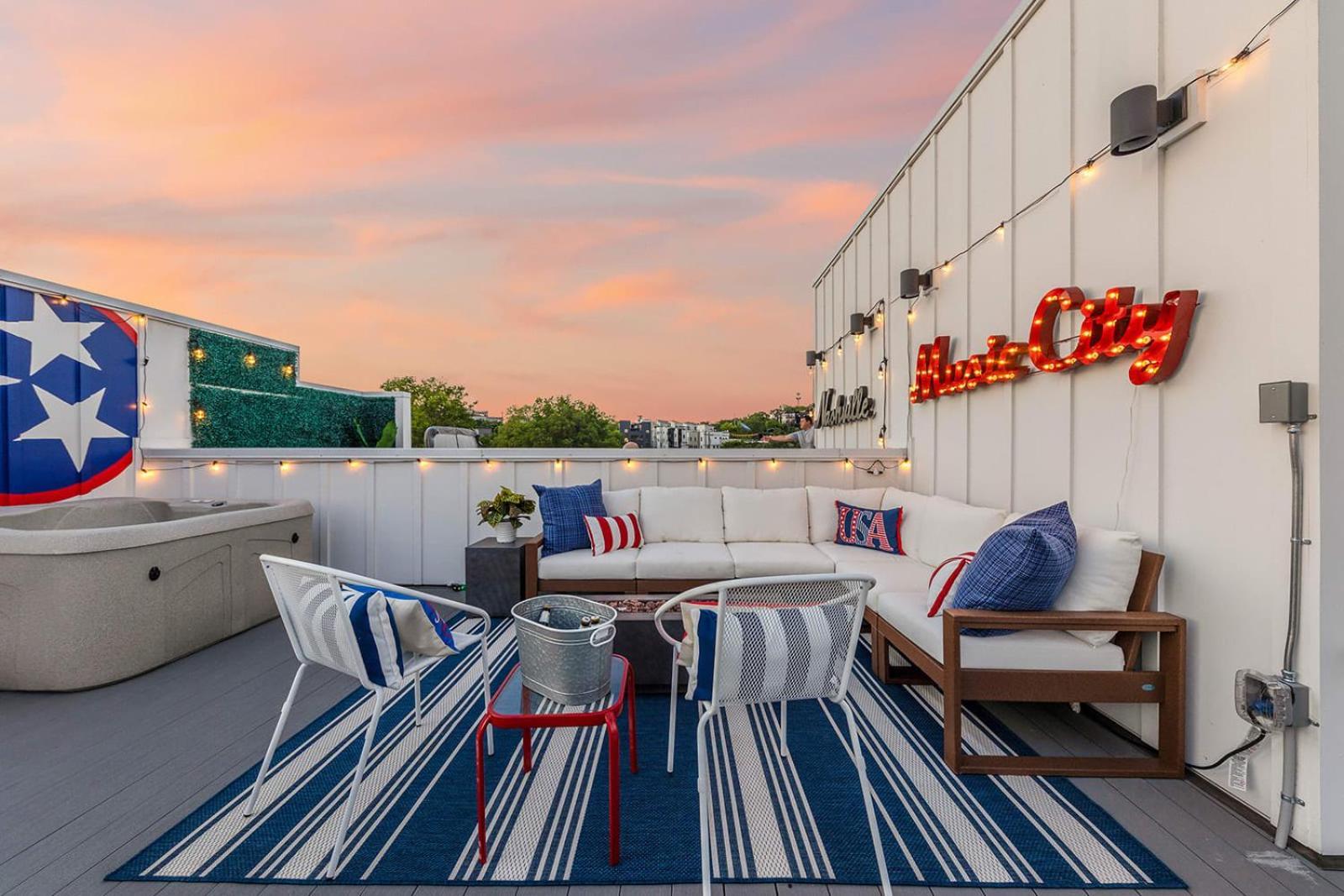 The Bluebell - Rooftop Lounge With Hot Tub