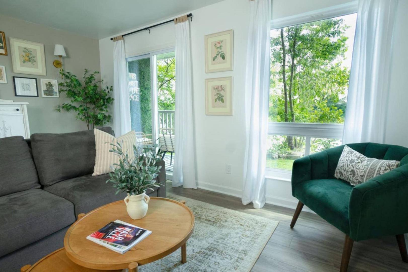 Holiday home Stunning Riverfront Getaway In Downtown