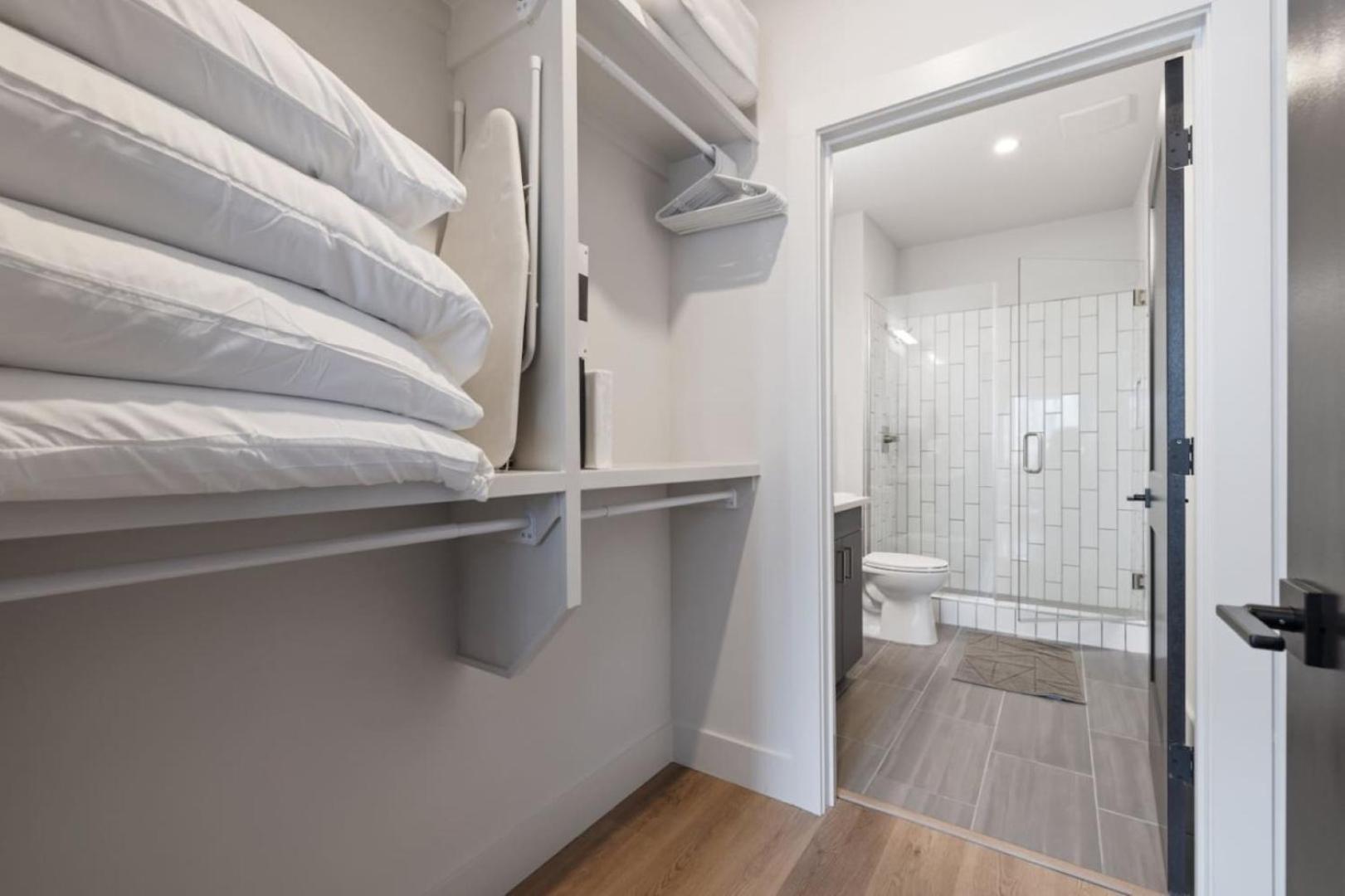 Walk To Nightlife, Vanderbilt, Minutes To Broadway