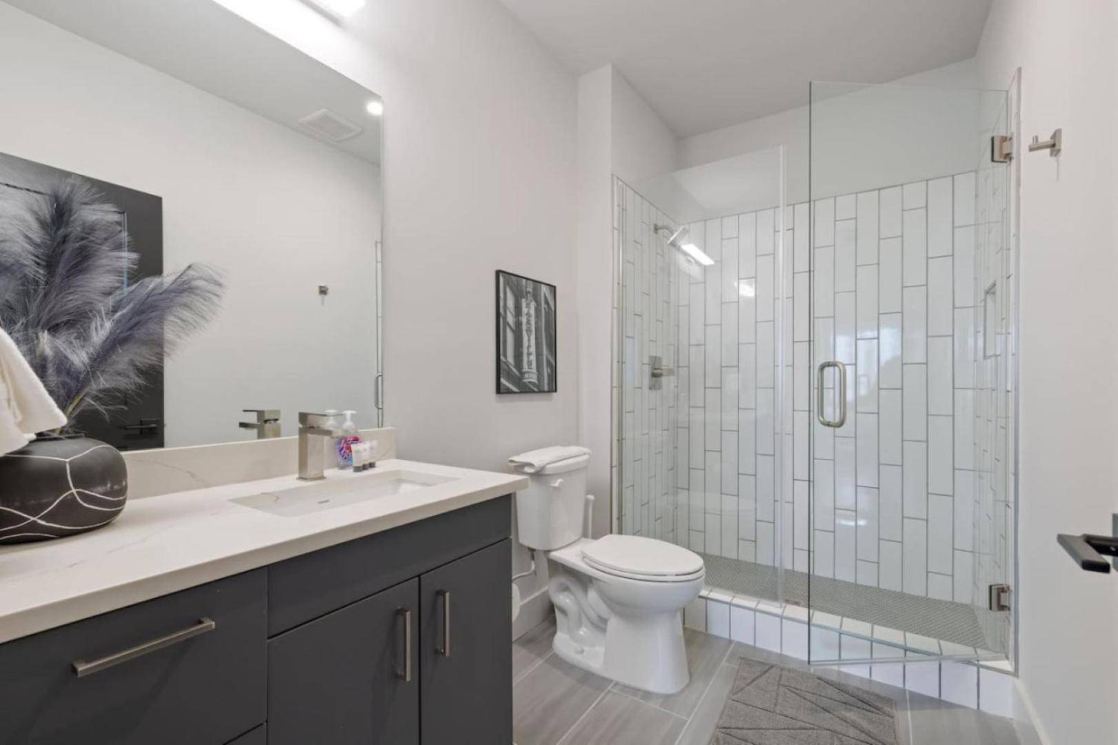 Walk To Nightlife, Vanderbilt, Minutes To Broadway