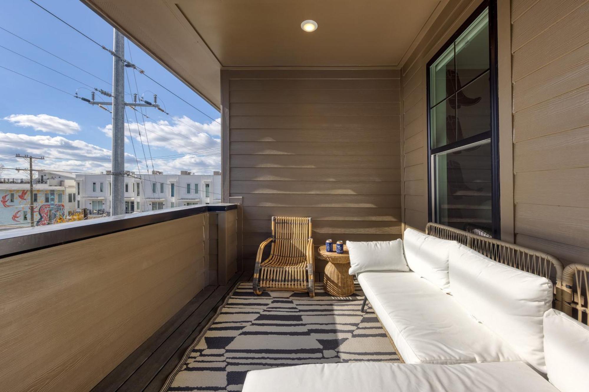 Holiday home 98 Degrees By Avantstay Covered Balcony Lounge Newly Built 4bdr *