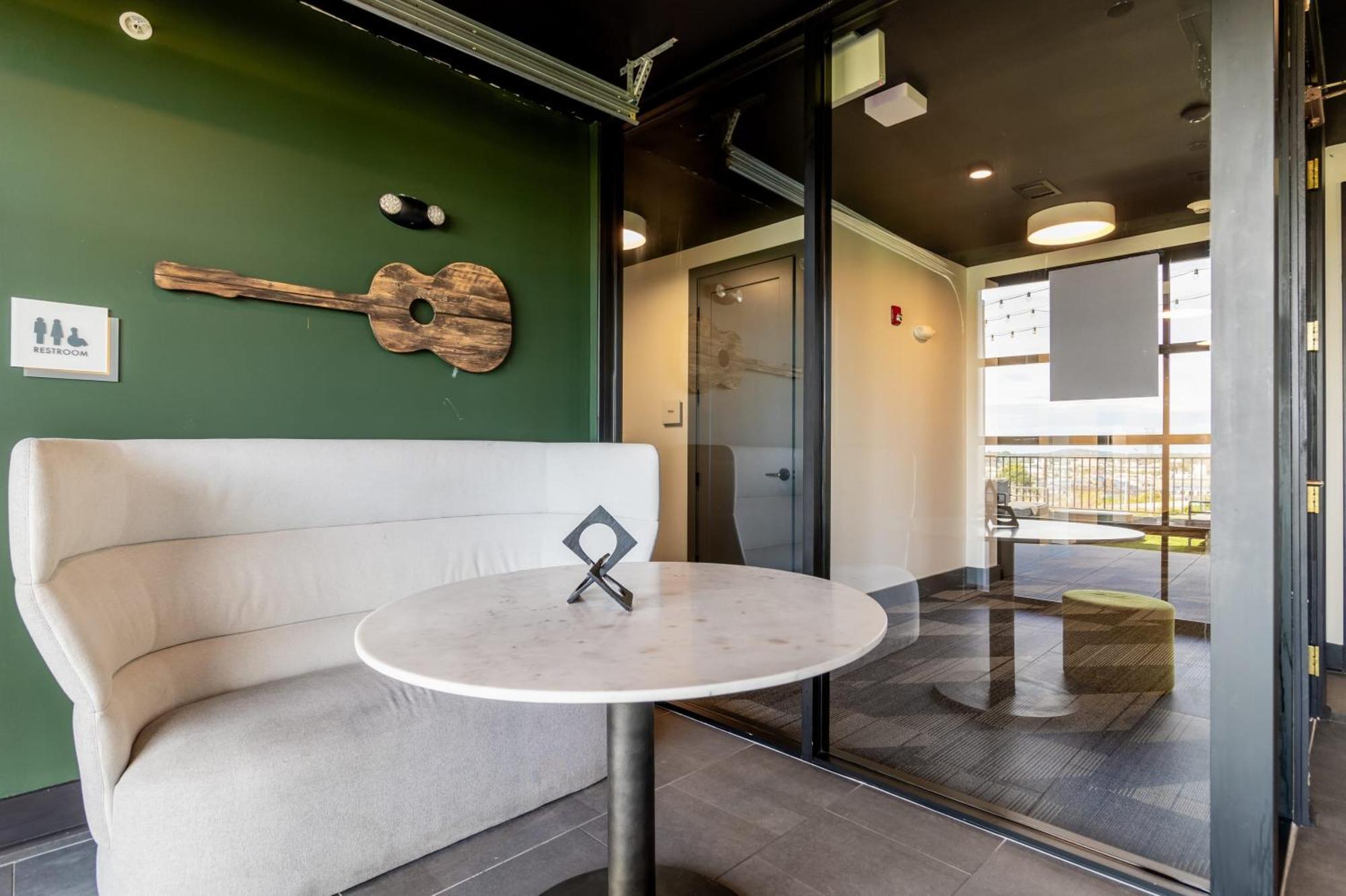 Lindsley By Avantstay Balcony Modern Design A Downtown Location * Nashville