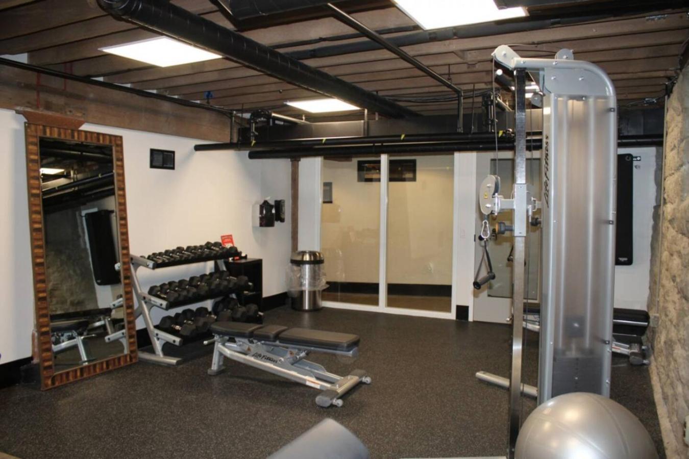 Amazing Amenities And Location - 1 Bedroom Apartment Nashville