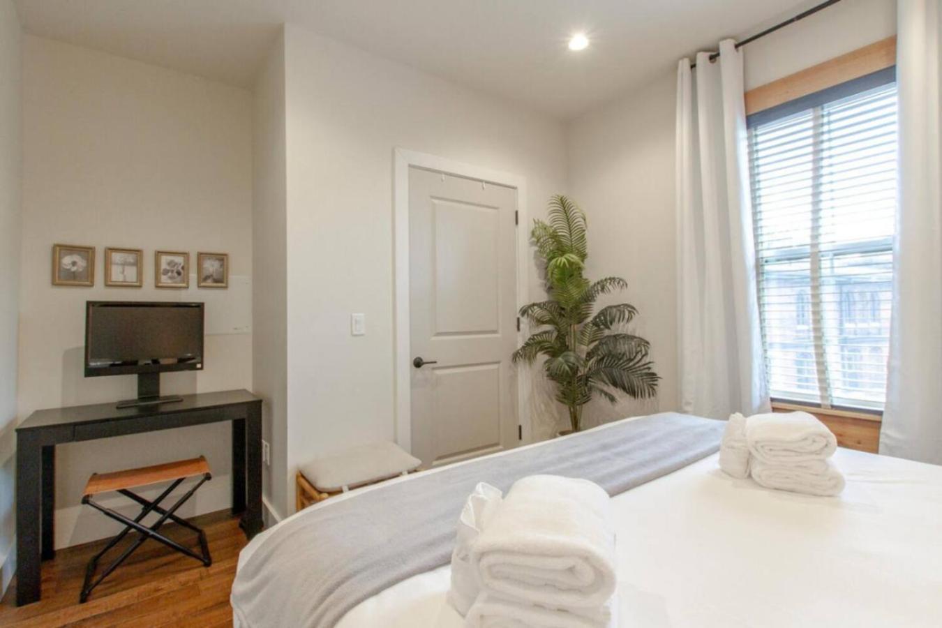 Amazing Amenities And Location - 1 Bedroom * Nashville