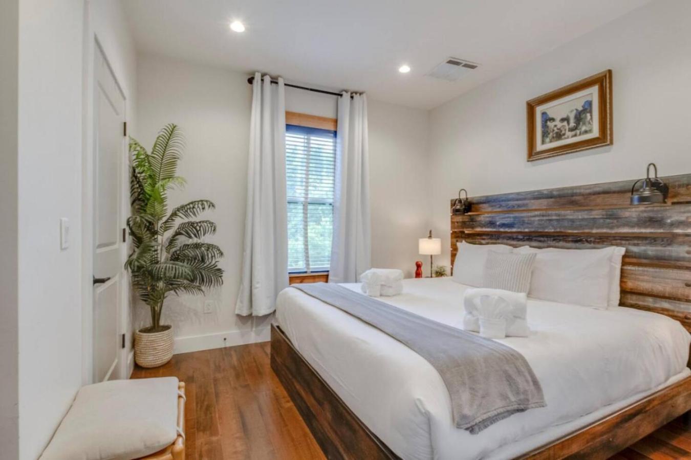 Amazing Amenities And Location - 1 Bedroom Apartment Nashville