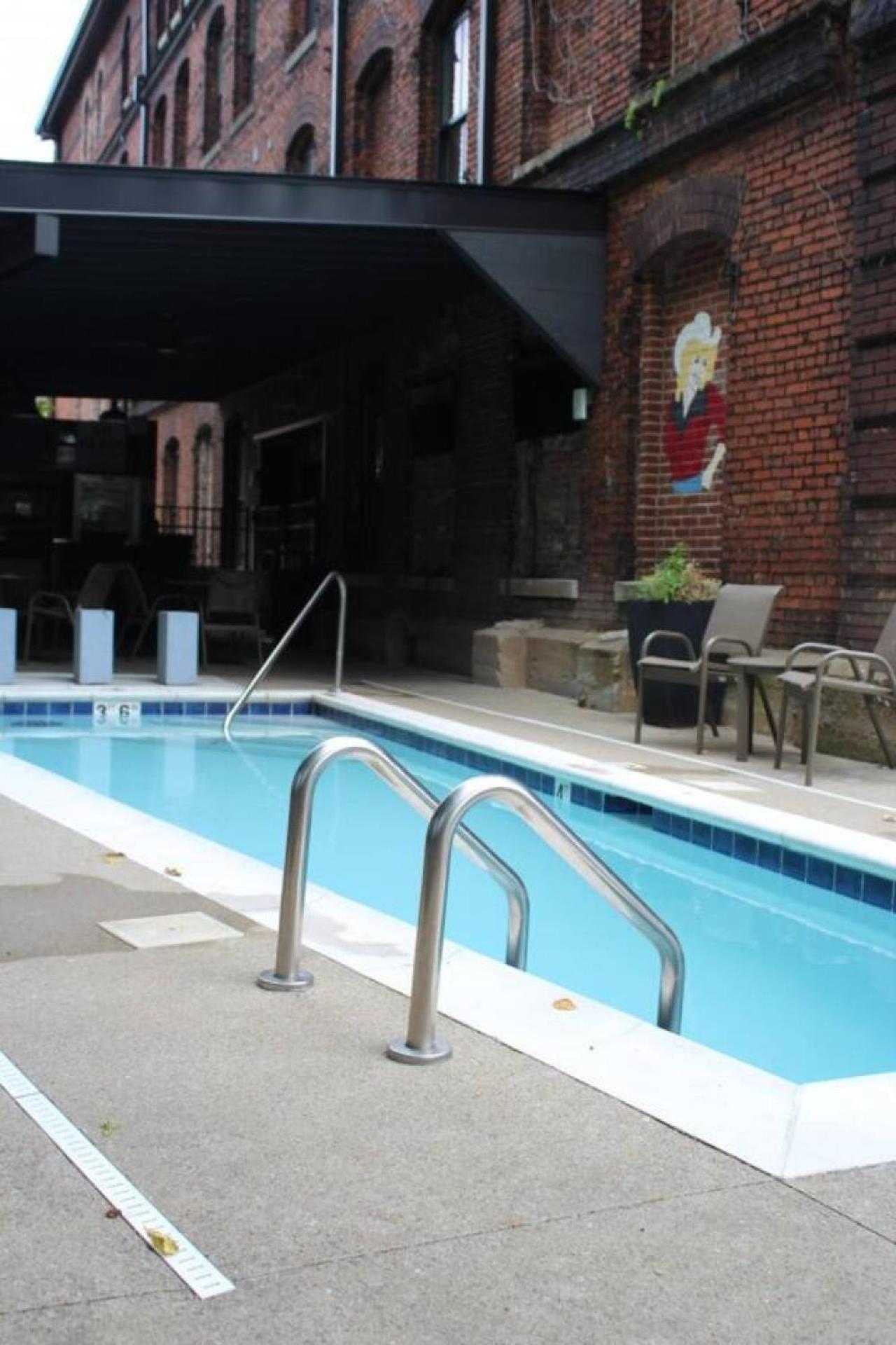 Amazing Amenities And Location - 1 Bedroom