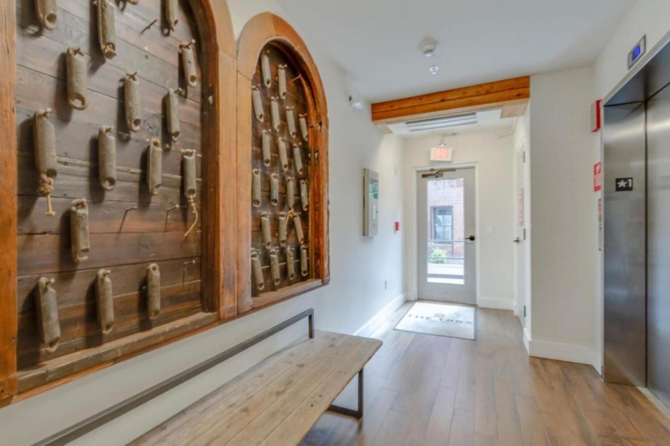 Amazing Amenities And Location - 1 Bedroom *