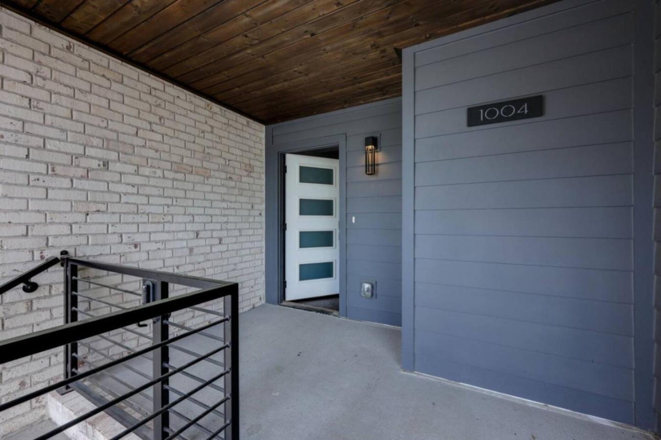 Holiday home Urban Elegance Rooftop Lounge With Hot Tub