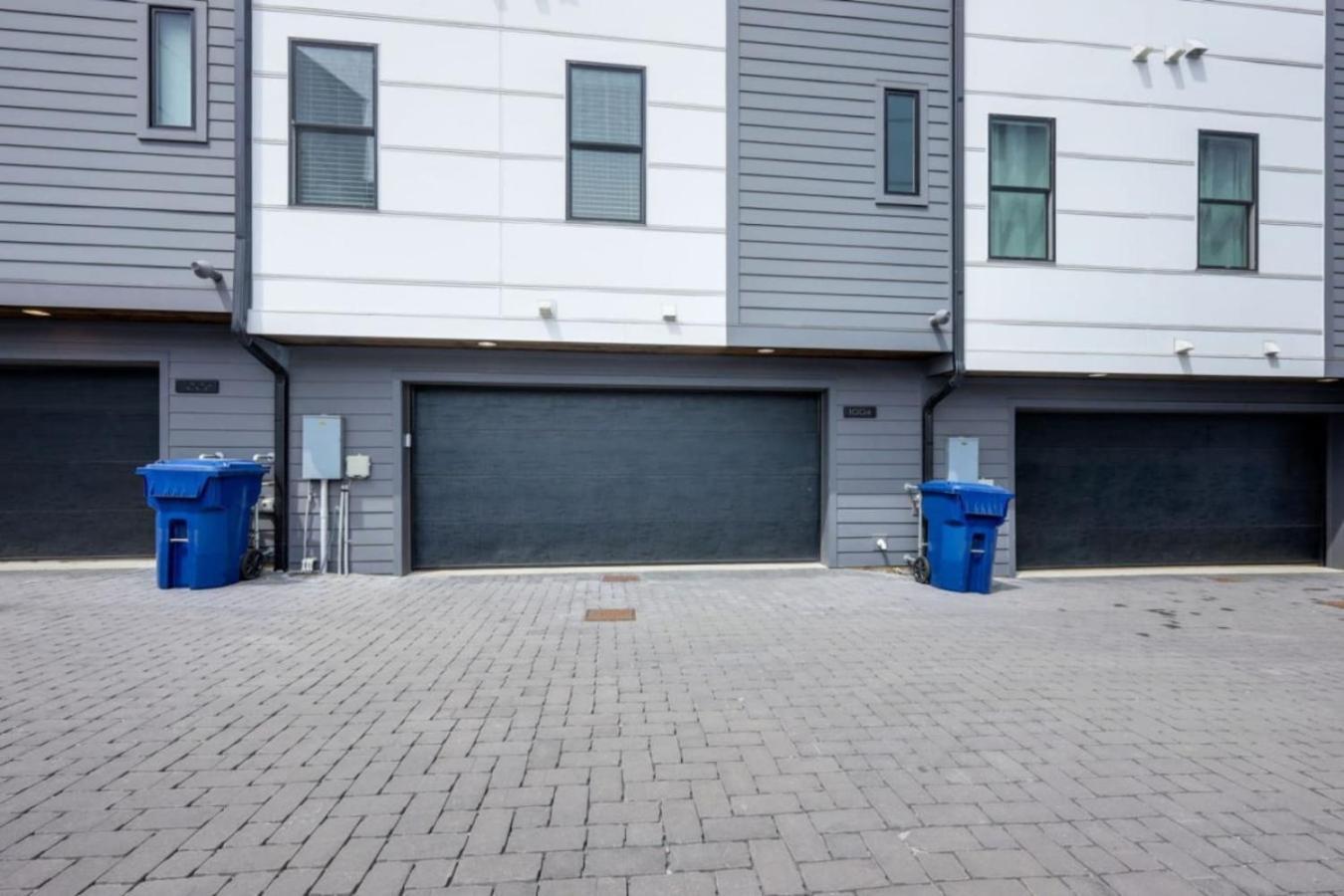 Urban Elegance Rooftop Lounge With Hot Tub * Nashville