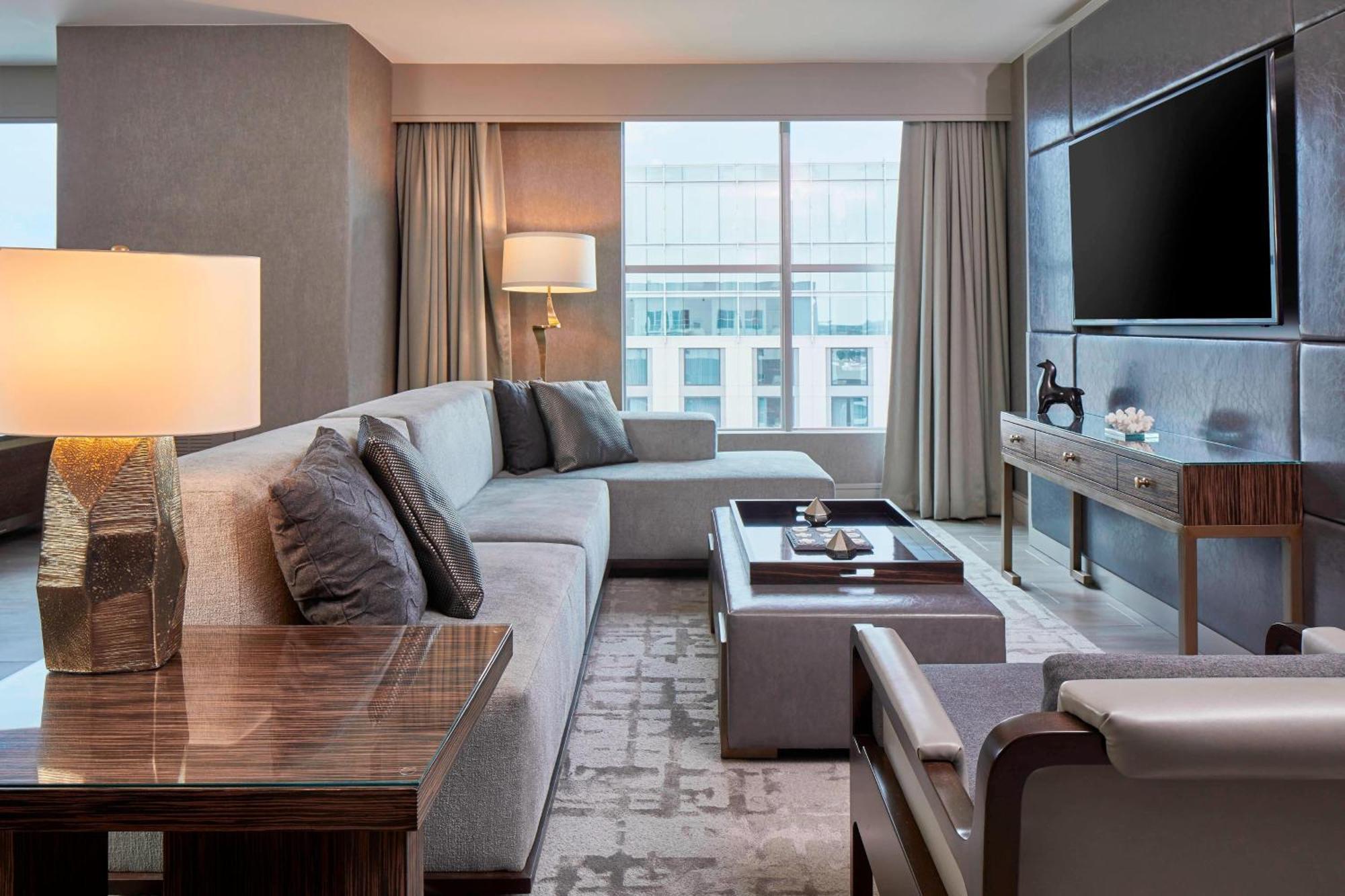 Ac Downtown 4*