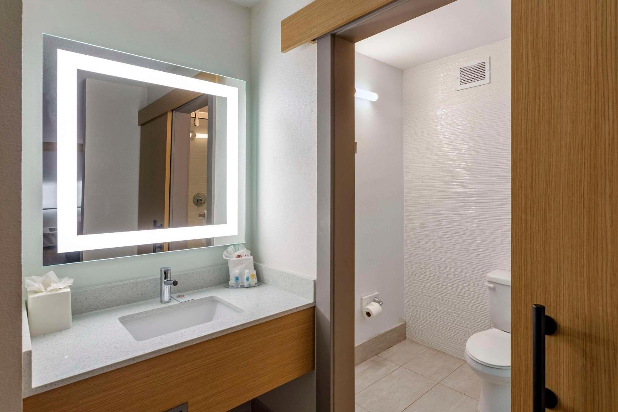 Hotel Comfort & Downtown - Stadium