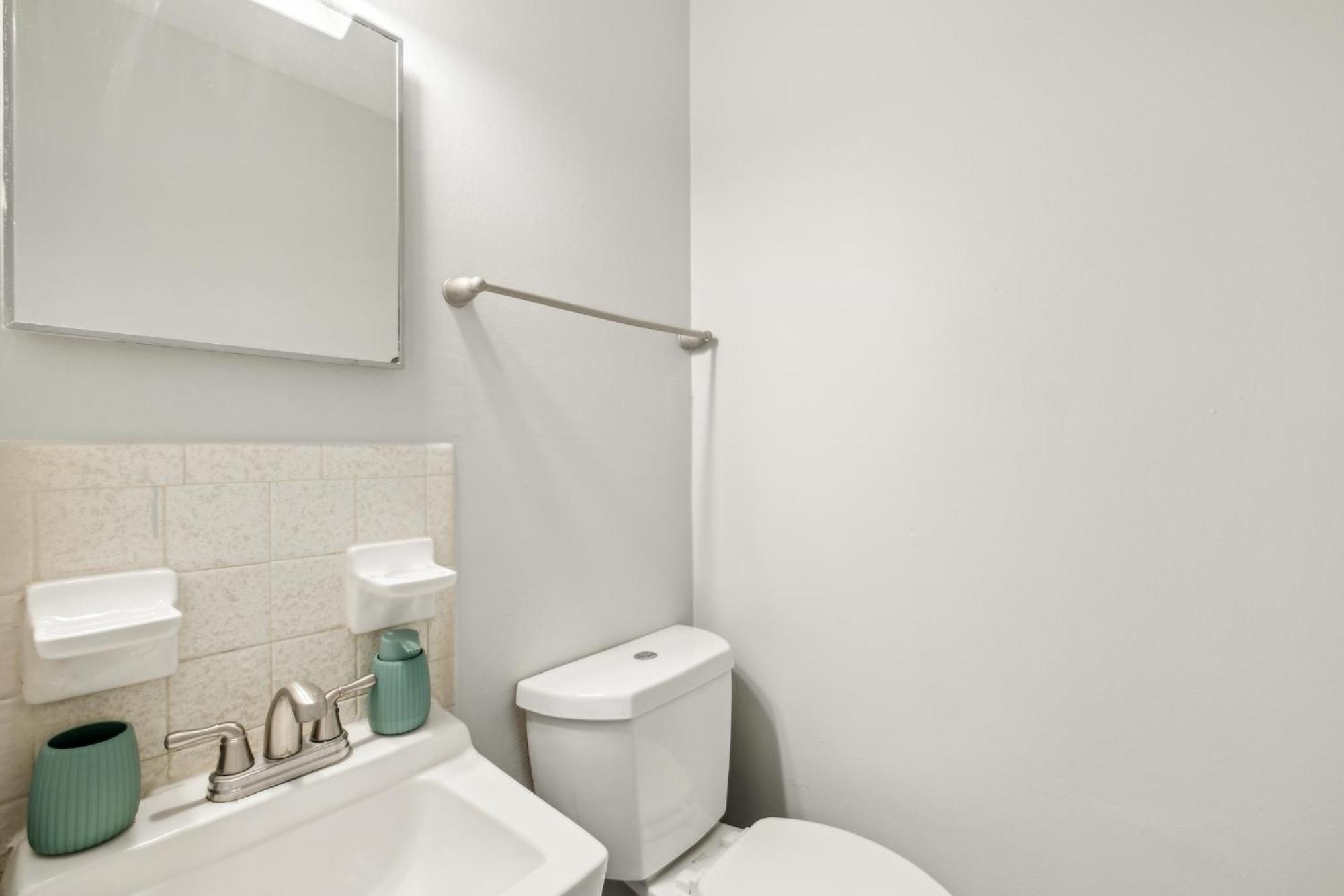 Brentwood U5 I Cozy & Comfy I 2bd I Free Parking Apartment