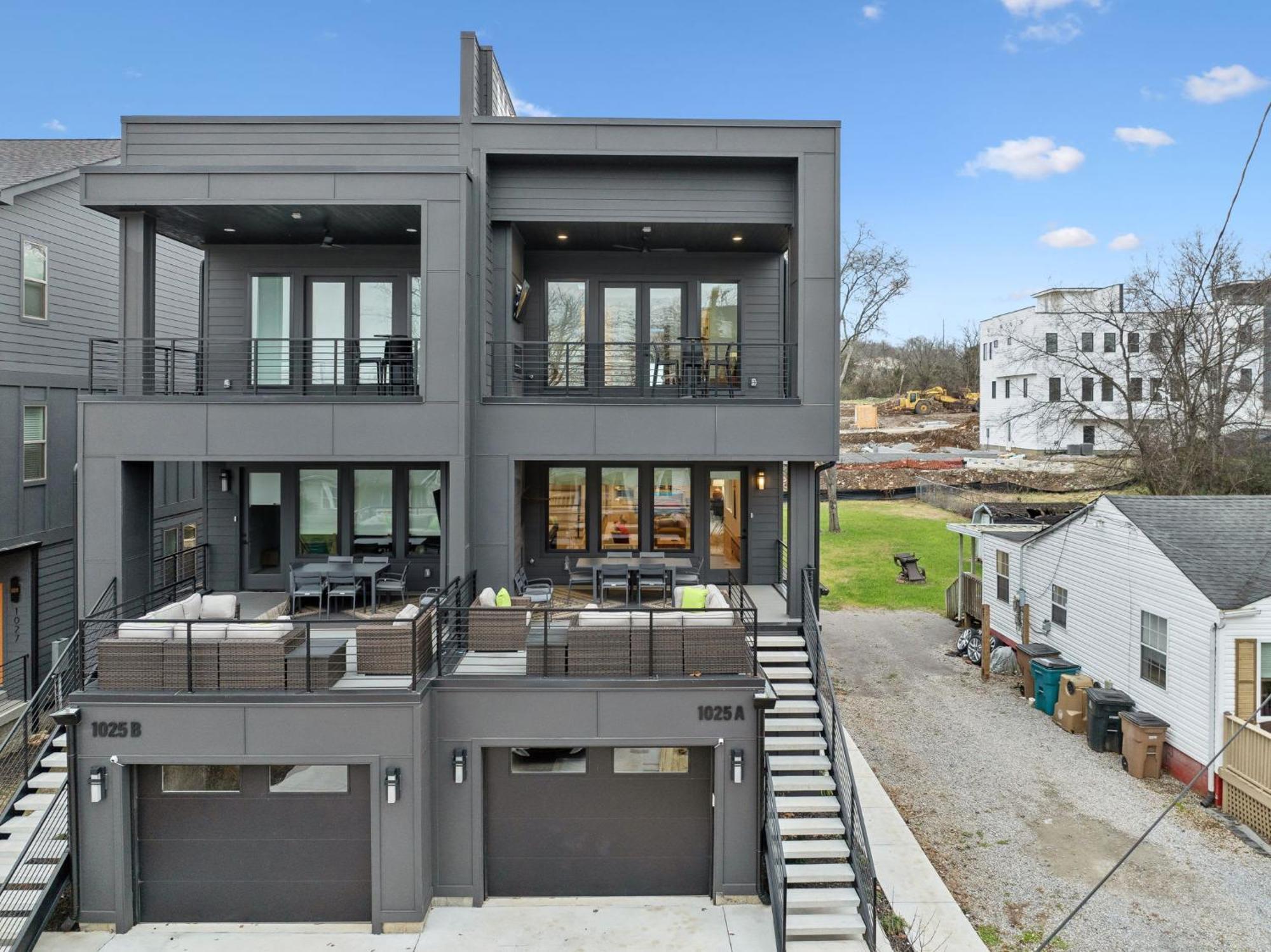 Sleek Multi-level Rooftop Views & Pool Table *