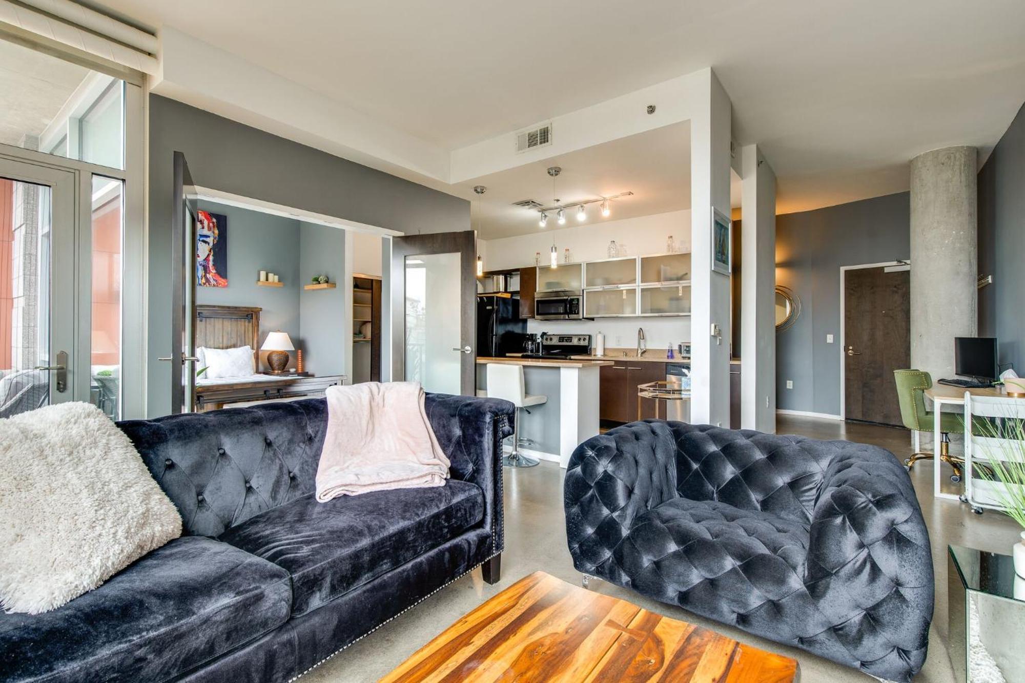 Holiday home 5m217 Longterm Just Across The River From Downtown *