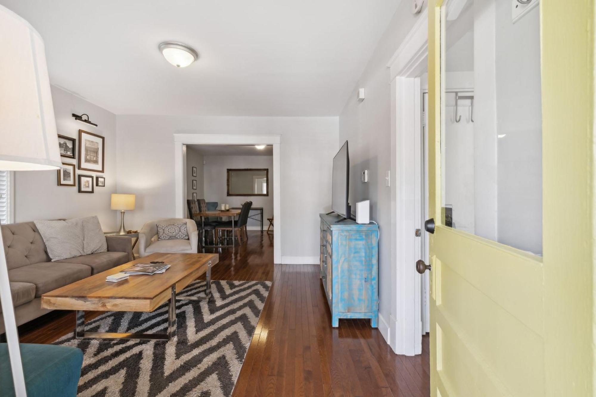 Historic Family *walk To Bars & Restaurants* Holiday home *