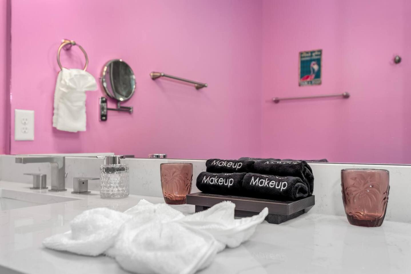 The Ultimate Girls Getaway The Flamingle House *