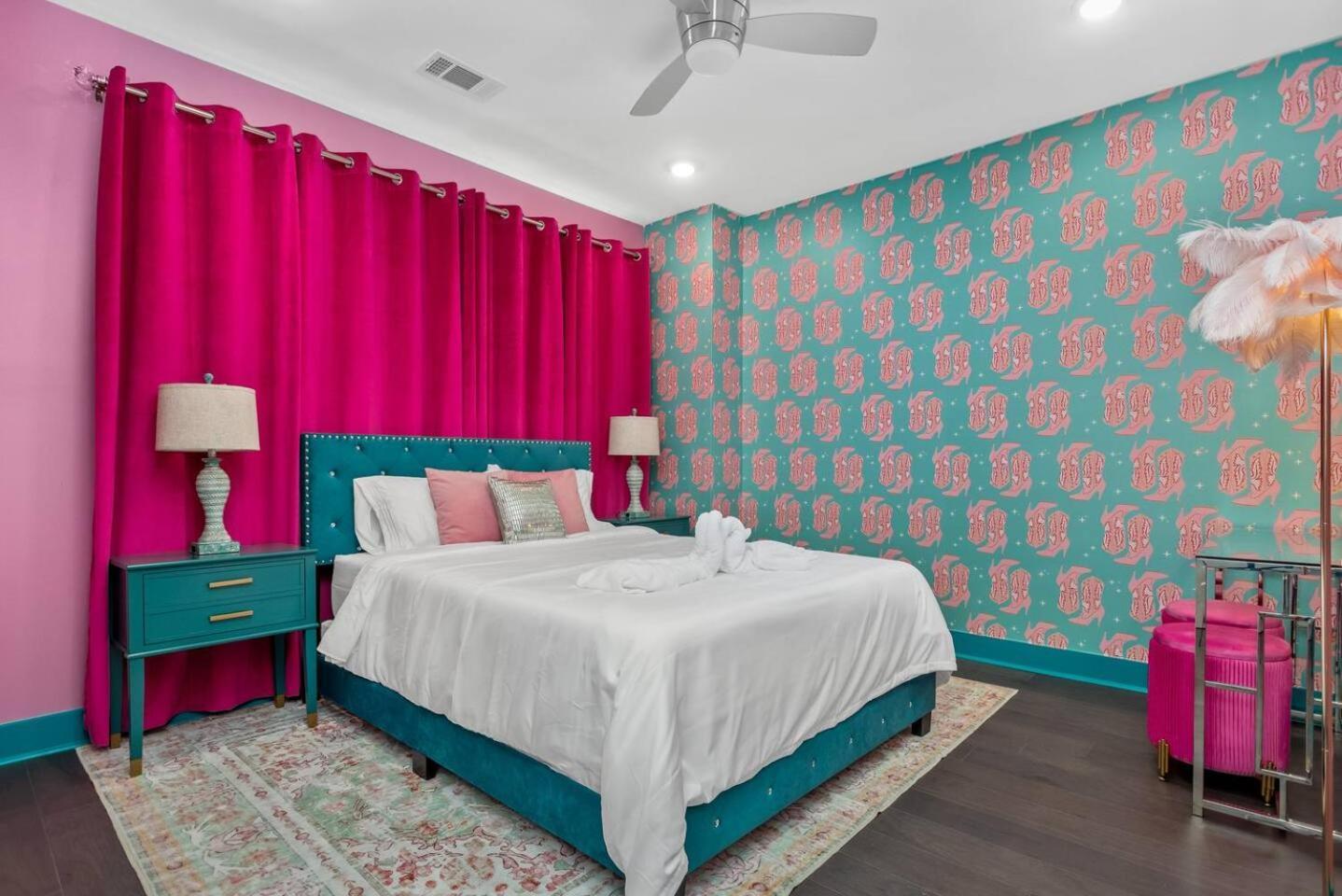 The Ultimate Girls Getaway The Flamingle House *