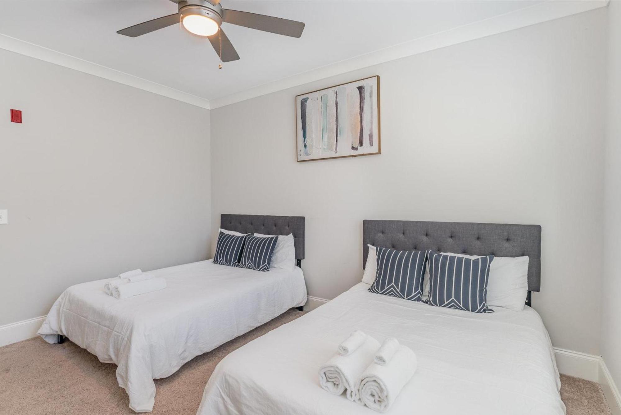 Belwood Duo-2 Units-across Parthenon-mins Broadway Holiday home *