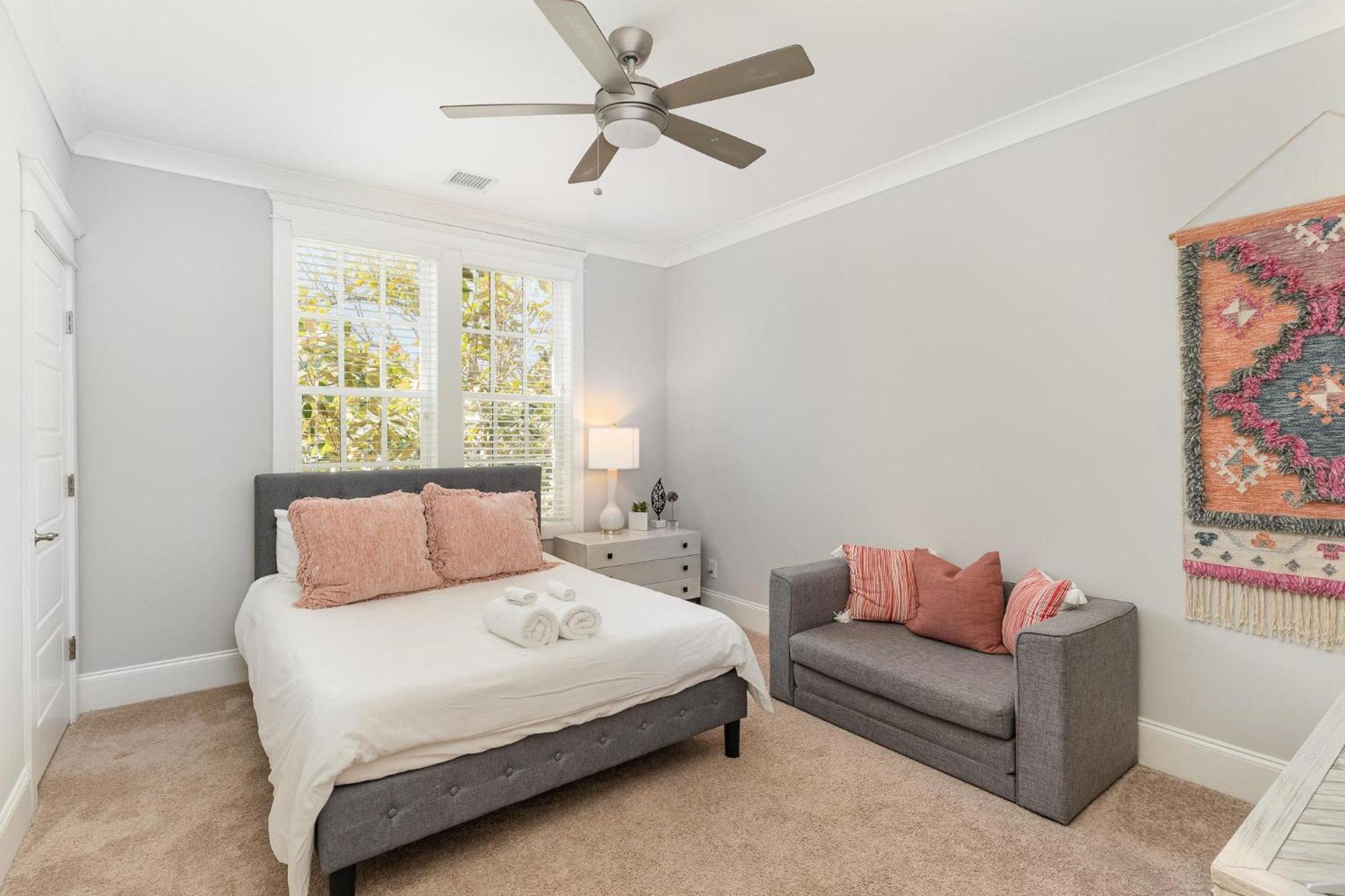 Holiday home Belwood Duo-2 Units-across Parthenon-mins Broadway Nashville