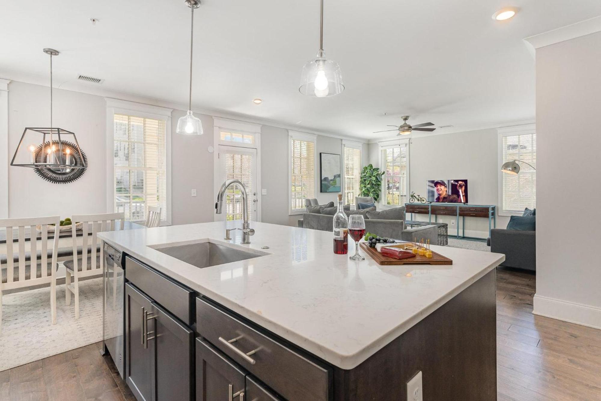 Belwood Duo-2 Units-across Parthenon-mins Broadway * Nashville