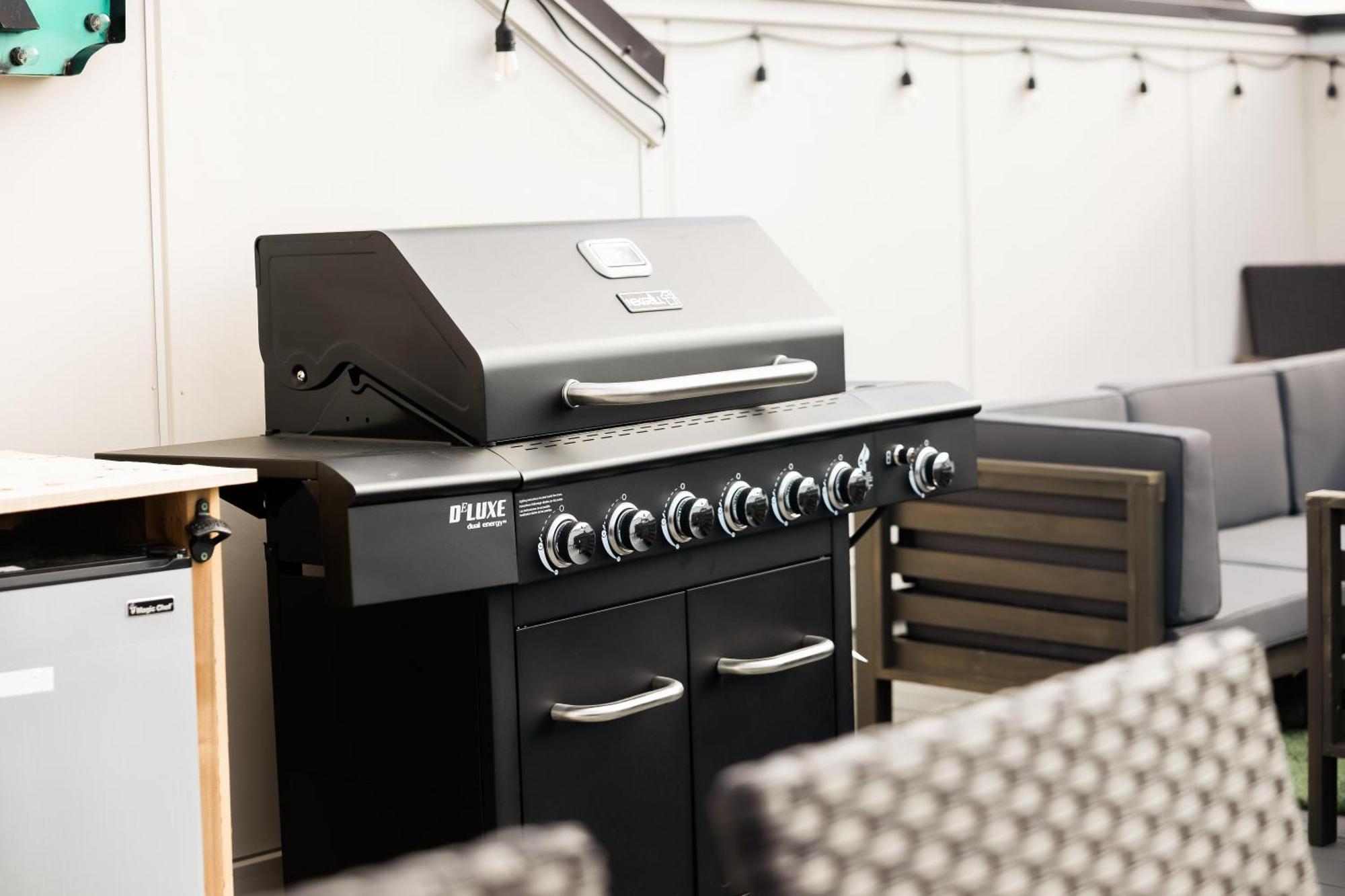 Tropics - Rooftop Deck - East