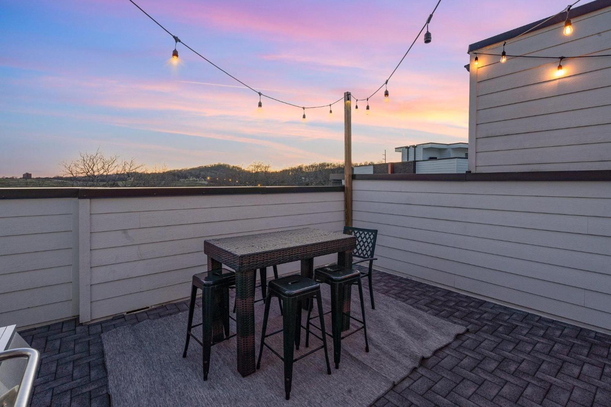 Holiday home Nest - Rooftop Patio - Mins To Broadway Nashville