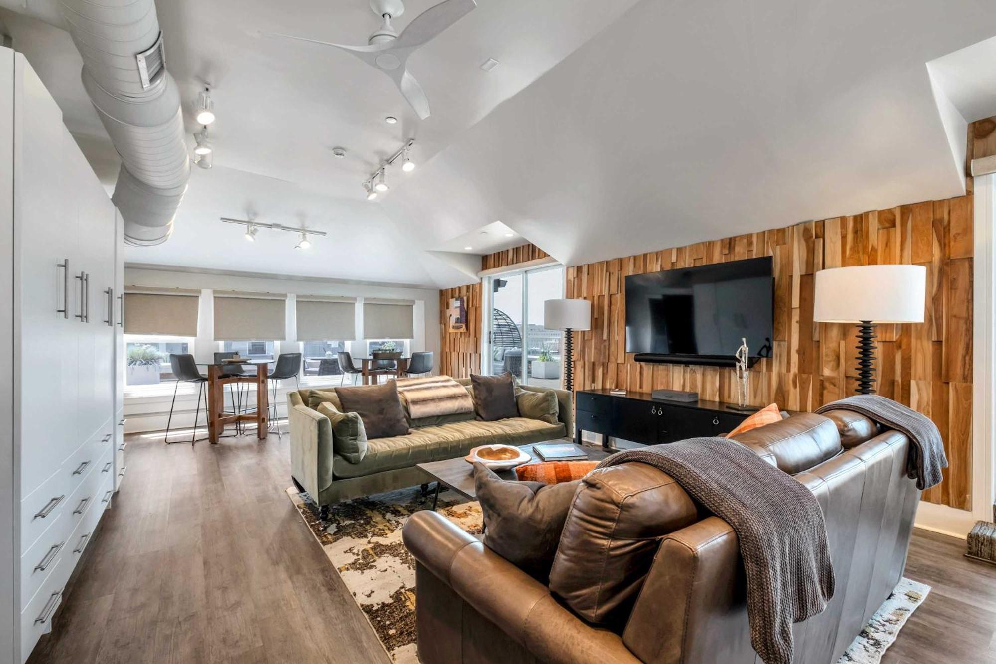 Skyline With Penthouse & Rooftop Deck 6br By Maddox Nashville