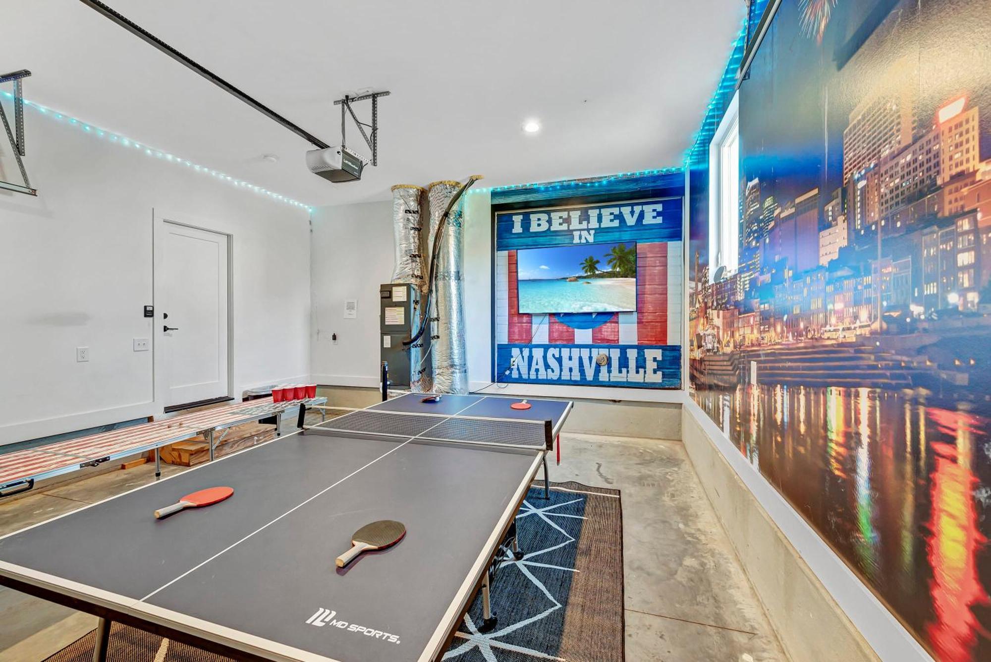 Private Roof Deck - Game - Broadway In 10