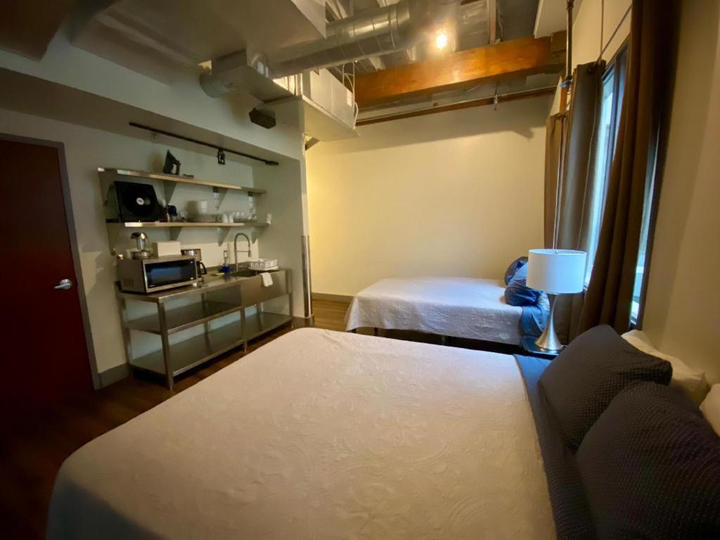 Hostel Downtown - Adults Only *