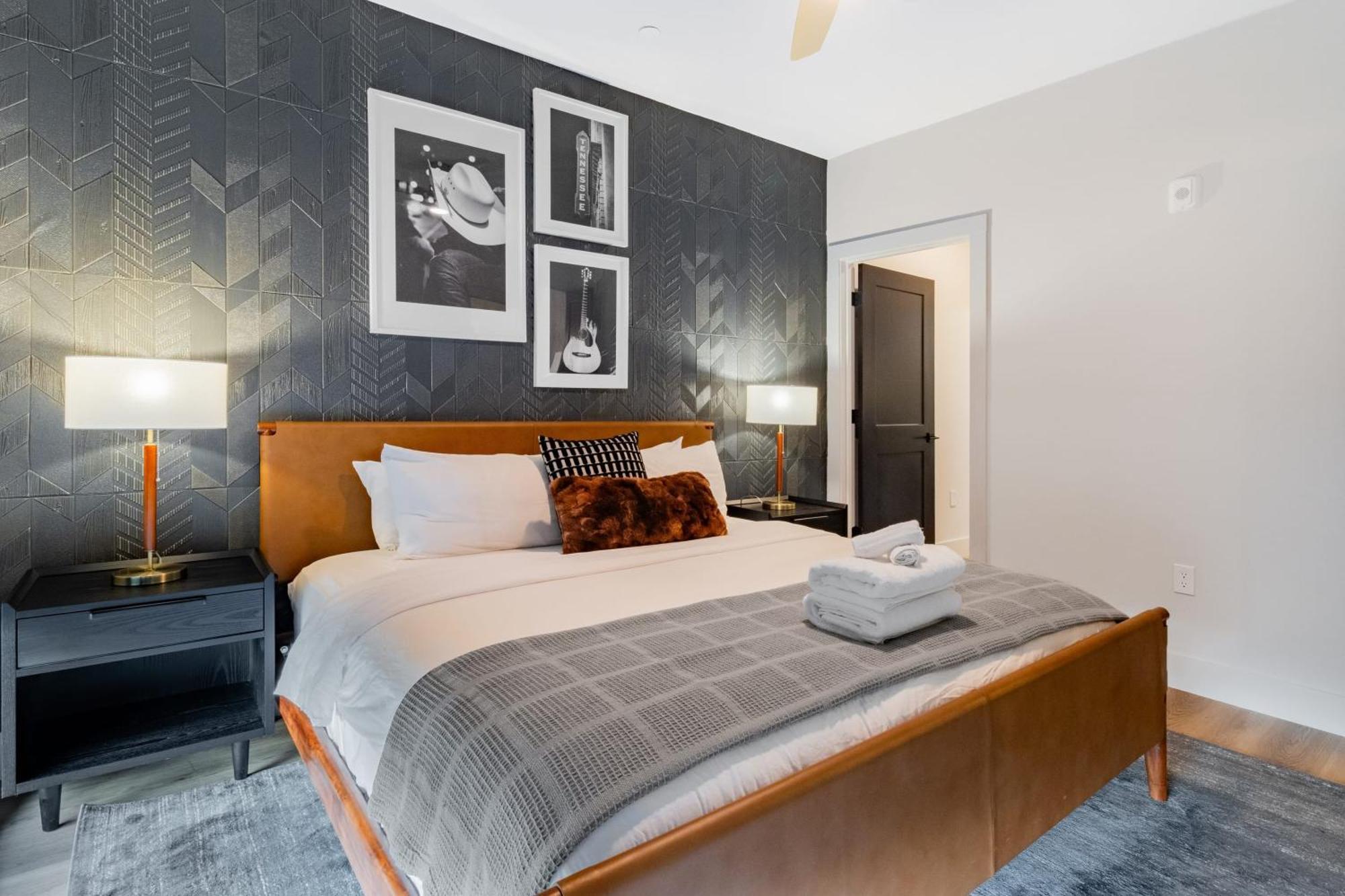 Holiday home Sleeps 24 4 Modern Midtown W Gym Pool Walkable To Shops Eats Nashville